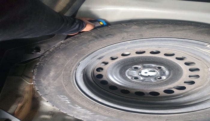 2022 Toyota Glanza V, Petrol, Manual, 35,800 km, tyre