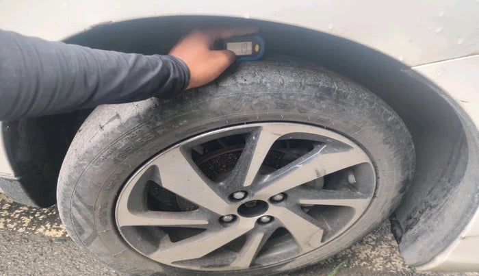 2022 Toyota Glanza V, Petrol, Manual, 35,800 km, tyre