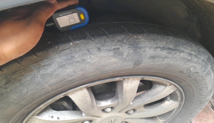 2018 Mahindra XUV500 W9, Diesel, Manual, 1,05,942 km, tyre