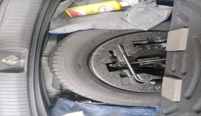 2017 Hyundai Creta SX PLUS AT 1.6 PETROL, Petrol, Automatic, 39,847 km, tyre