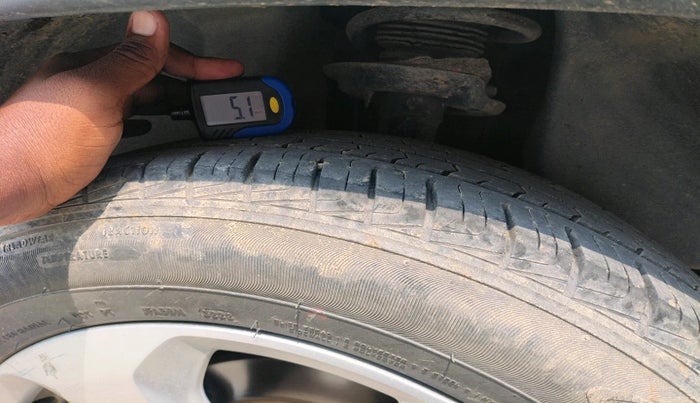 2017 Jeep Compass LIMITED 1.4 PETROL AT, Petrol, Automatic, 1,28,862 km, tyre