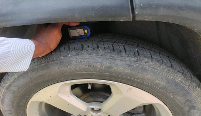 2017 Jeep Compass LIMITED 1.4 PETROL AT, Petrol, Automatic, 1,28,862 km, tyre