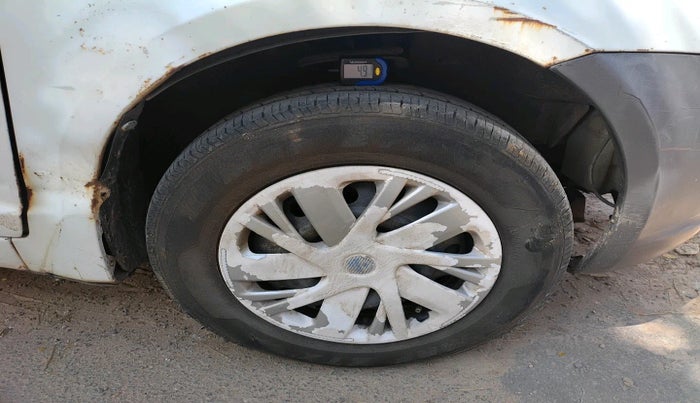 2011 Maruti Swift VDI, Diesel, Manual, 1,49,592 km, tyre