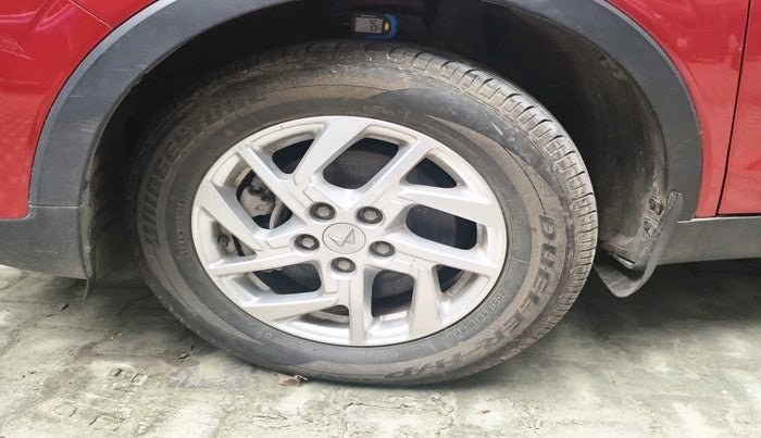 2023 Mahindra XUV300 W8 1.2 PETROL, Petrol, Manual, 4,760 km, tyre