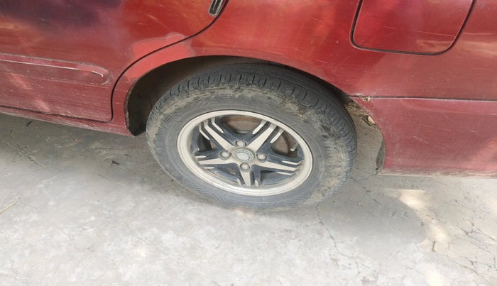 2010 Hyundai Accent EXECUTIVE, Petrol, Manual, 1,01,680 km, tyre