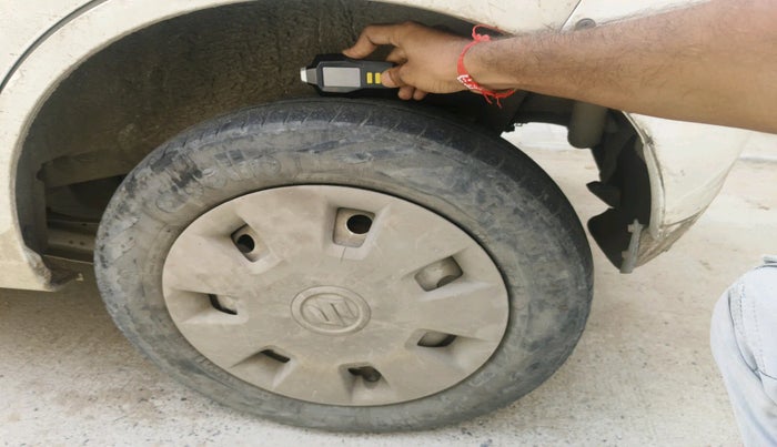 2012 Maruti Wagon R 1.0 LXI, Petrol, Manual, 1,04,511 km, tyre