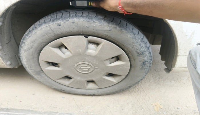 2012 Maruti Wagon R 1.0 LXI, Petrol, Manual, 1,04,511 km, tyre