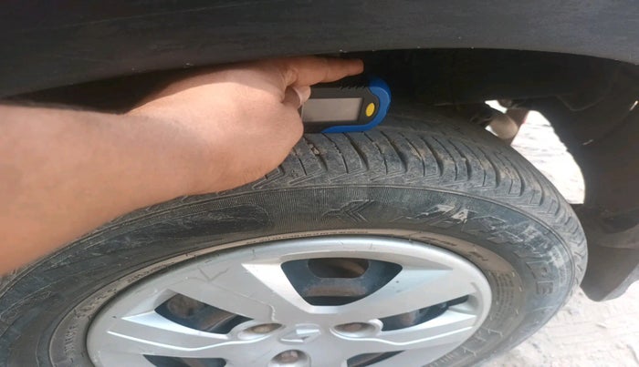 2017 Renault Kwid RXT 0.8, Petrol, Manual, 76,033 km, tyre