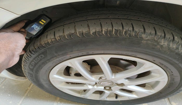 2022 Maruti Swift ZXI AMT, Petrol, Automatic, 52,800 km, tyre