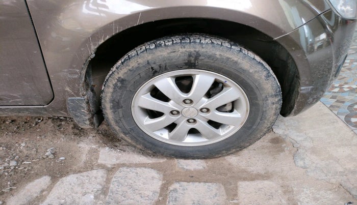 2011 Maruti Ritz ZXI, Petrol, Manual, 39,124 km, tyre