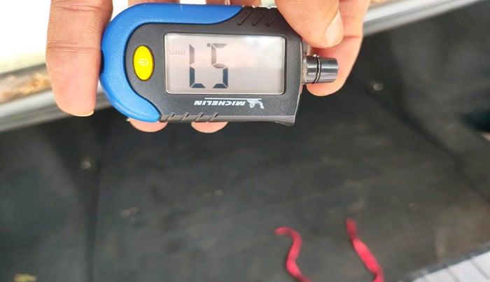 2013 BMW 5 Series 520D 2.0, Diesel, Automatic, 1,76,539 km, tyre