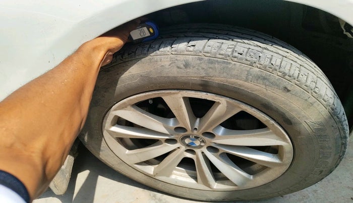 2013 BMW 5 Series 520D 2.0, Diesel, Automatic, 1,76,539 km, tyre