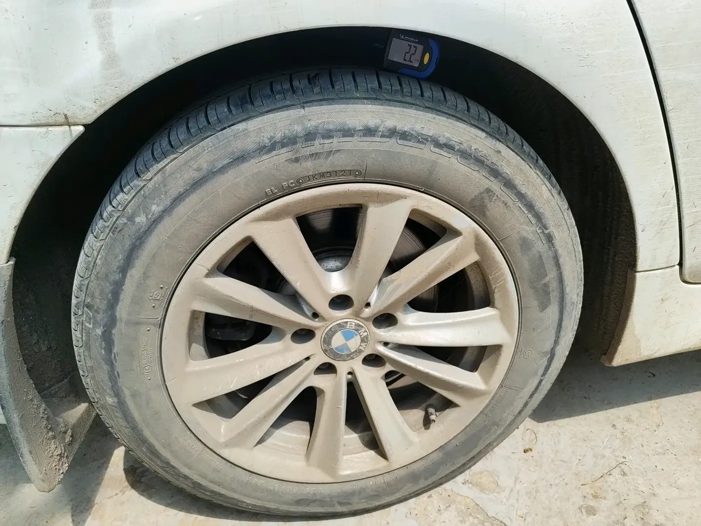 2013 BMW 5 Series 520D 2.0, Diesel, Automatic, 1,76,850 km, tyre