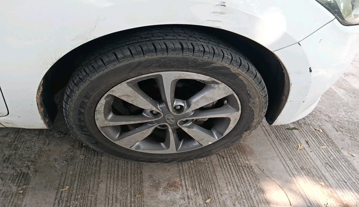 2014 Hyundai Elite i20 SPORTZ 1.2 (O), Petrol, Manual, 81,969 km, tyre