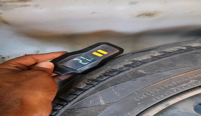 2014 Hyundai Grand i10 SPORTZ 1.1 CRDI, Diesel, Manual, 1,48,295 km, tyre