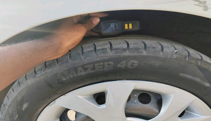 2014 Hyundai Grand i10 SPORTZ 1.1 CRDI, Diesel, Manual, 1,48,295 km, tyre