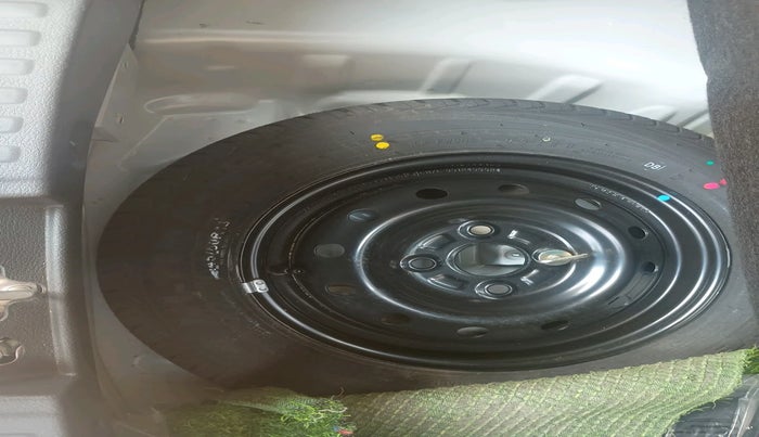 2025 Maruti Alto K10 VXI, Petrol, Manual, 5,132 km, tyre