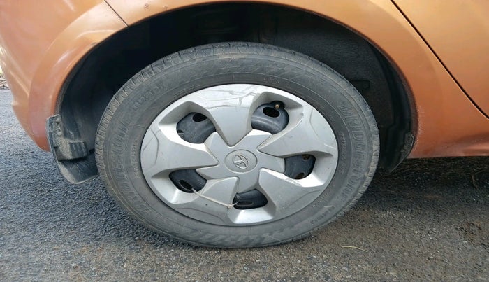 2017 Tata Tiago XT DIESEL, Diesel, Manual, 1,20,863 km, tyre