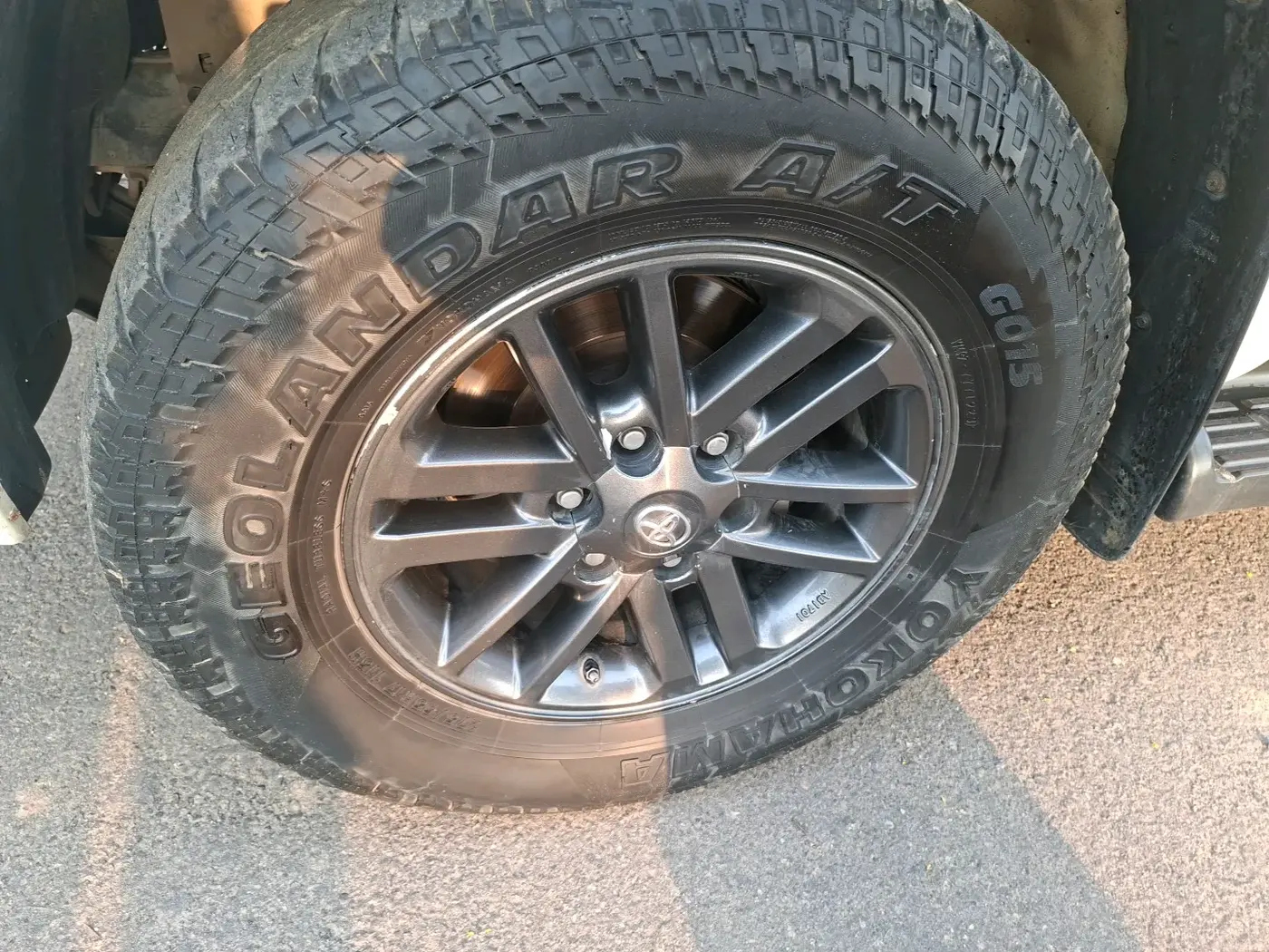 2014 Toyota Fortuner 3.0 4X2 MT, Diesel, Manual, 2,01,747 km, tyre