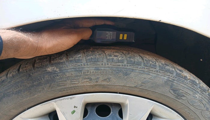 2016 Hyundai Grand i10 1.2 Anniversary Edition , Petrol, Manual, 22,700 km, tyre