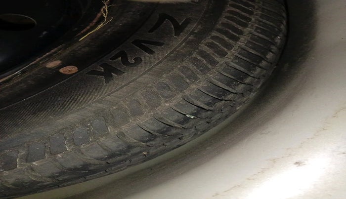2014 Maruti Swift VDI, Diesel, Manual, 1,47,837 km, tyre