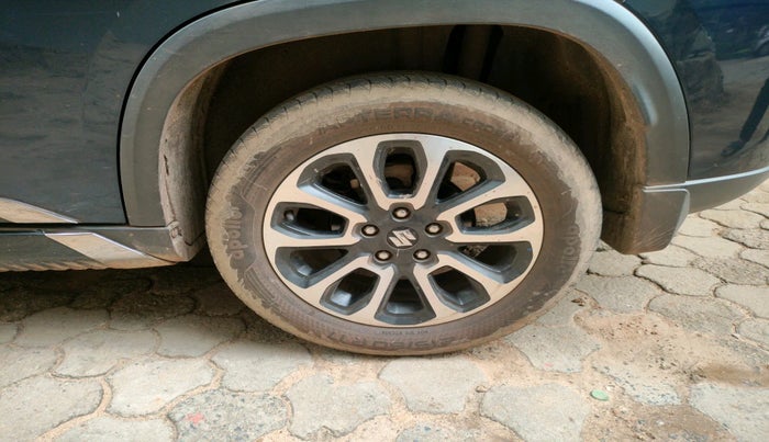 2022 Maruti Grand Vitara ALPHA SMART HYBRID, Petrol, Manual, 13,00,000 km, tyre