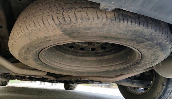 2017 Mahindra XUV500 W10 1.99, Diesel, Manual, 2,11,000 km, tyre