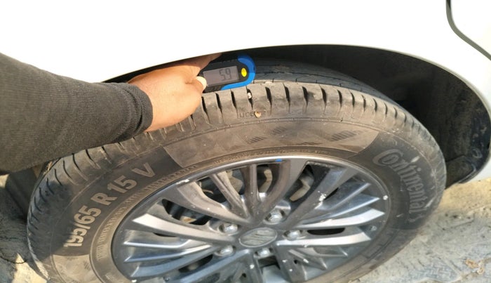 2019 Maruti Ertiga ZXI AT SHVS, Petrol, Automatic, 90,786 km, tyre