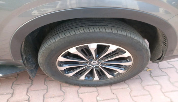 2021 MG GLOSTER SAVVY 6 STR 2.0 TWIN TURBO 4WD, Diesel, Automatic, 71,217 km, tyre