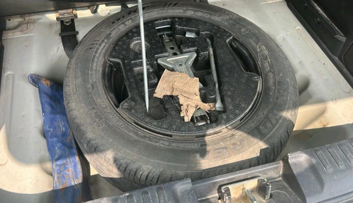 2019 Maruti Vitara Brezza ZDI, Diesel, Manual, 1,04,085 km, tyre