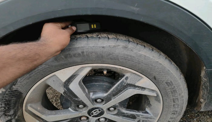 2018 Hyundai Creta SX 1.6 DIESEL DUAL TONE, Diesel, Manual, 1,48,083 km, tyre