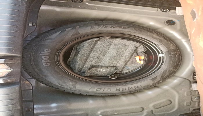 2023 Hyundai VENUE SX 1.2 PETROL, Petrol, Manual, 22,423 km, tyre