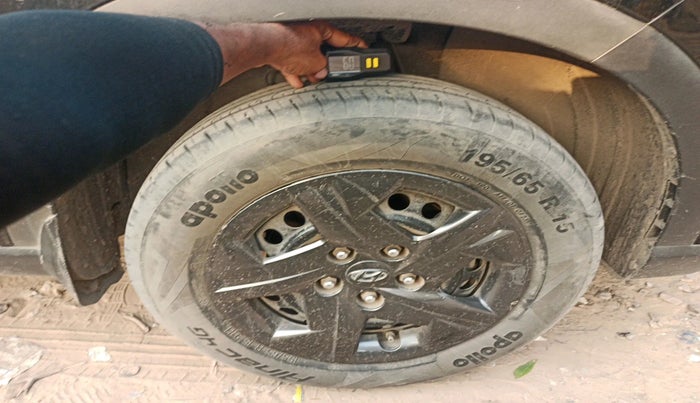 2023 Hyundai VENUE SX 1.2 PETROL, Petrol, Manual, 22,423 km, tyre