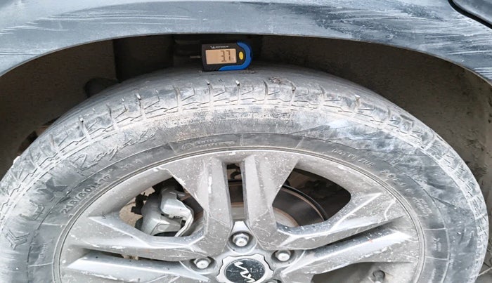 2021 KIA SELTOS HTX 1.5 PETROL, Petrol, Manual, 57,703 km, tyre