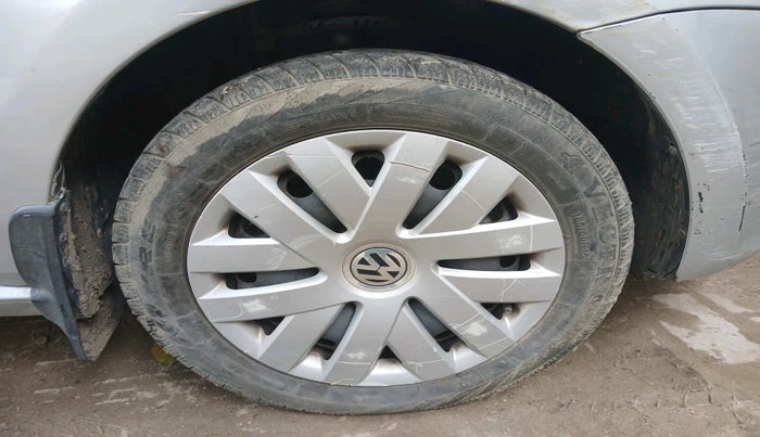 2014 Volkswagen Polo COMFORTLINE 1.2L PETROL, Petrol, Manual, 28,132 km, tyre