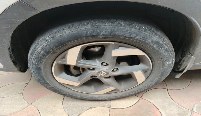 2019 Hyundai VENUE SX PLUS 1.0 TURBO DCT, Petrol, Automatic, 84,000 km, tyre