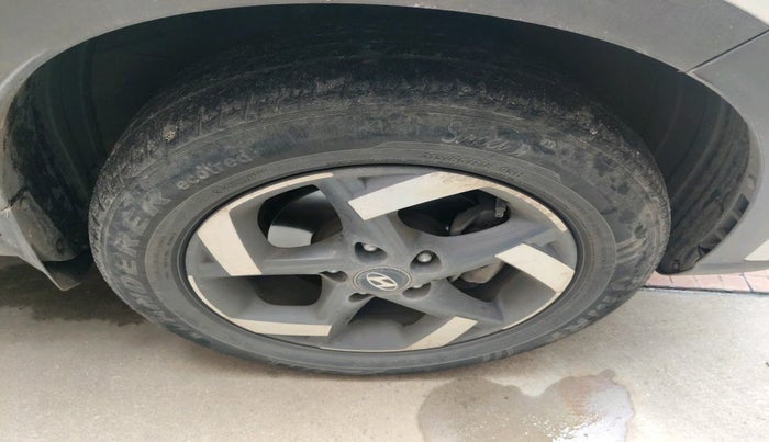 2019 Hyundai VENUE SX PLUS 1.0 TURBO DCT, Petrol, Automatic, 84,000 km, tyre