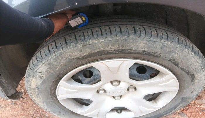 2017 Ford Ecosport AMBIENTE 1.5L DIESEL, Diesel, Manual, 1,02,574 km, tyre