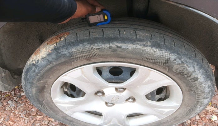 2017 Ford Ecosport AMBIENTE 1.5L DIESEL, Diesel, Manual, 1,02,574 km, tyre