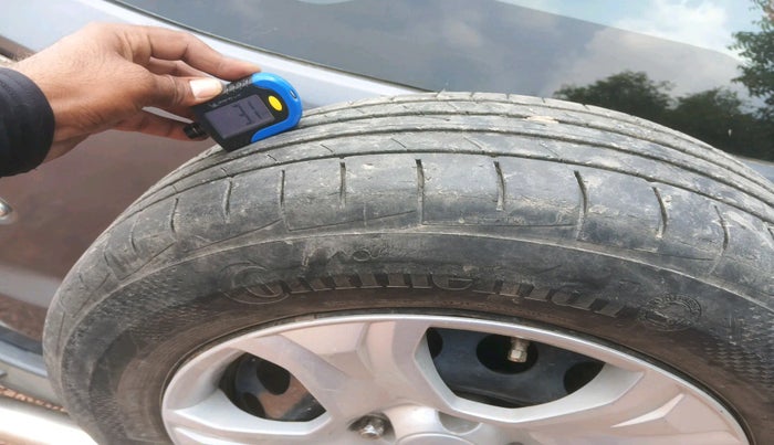 2017 Ford Ecosport AMBIENTE 1.5L DIESEL, Diesel, Manual, 1,02,574 km, tyre