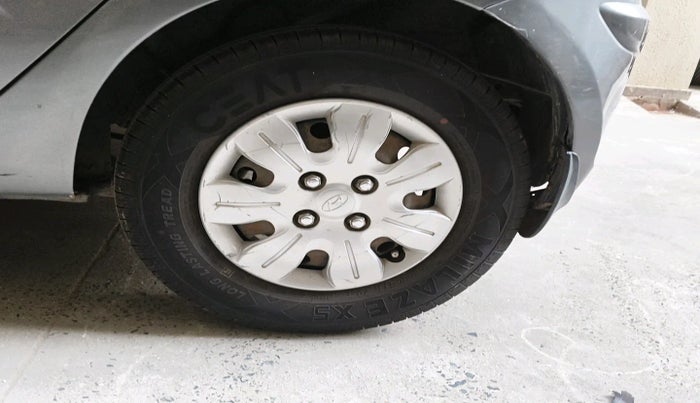 2010 Hyundai i10 ASTA 1.2, Petrol, Manual, 79,359 km, tyre