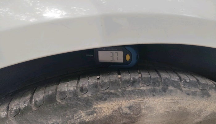 2011 Audi A4 1.8 TFSI, Petrol, Automatic, 68,000 km, tyre