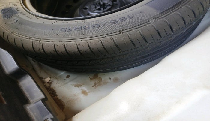 2022 KIA SONET HTK PLUS 1.2, Petrol, Manual, 33,054 km, tyre