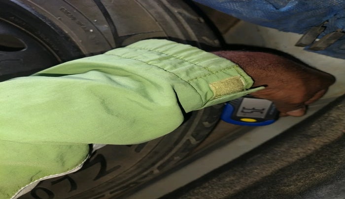 2010 Fiat Grand Punto EMOTION PACK 1.3 90 HP, Diesel, Manual, 1,17,540 km, tyre