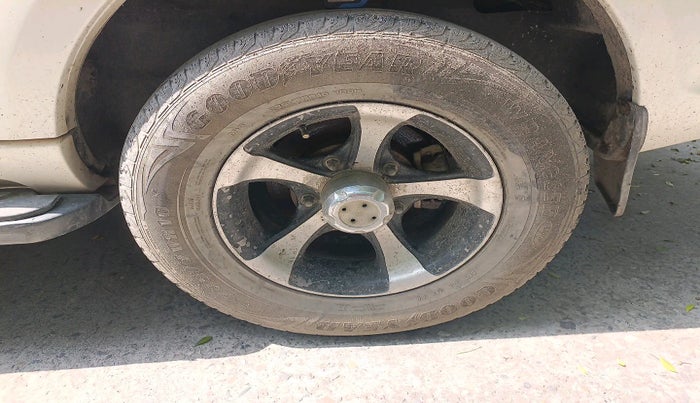 2014 Tata Safari 4X2 LX DICOR, Diesel, Manual, 1,47,950 km, tyre