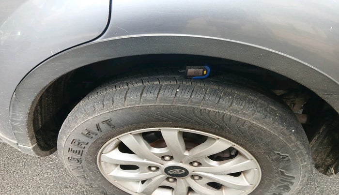 2014 Mahindra XUV500 W6, Diesel, Manual, 74,600 km, tyre