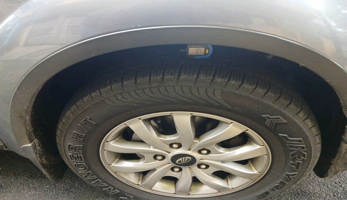 2014 Mahindra XUV500 W6, Diesel, Manual, 74,600 km, tyre