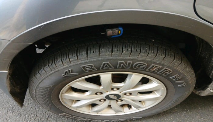 2014 Mahindra XUV500 W6, Diesel, Manual, 74,600 km, tyre