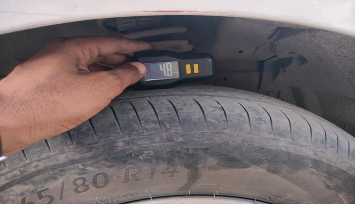 2014 Maruti Swift Dzire VXI, Petrol, Manual, 1,42,999 km, tyre