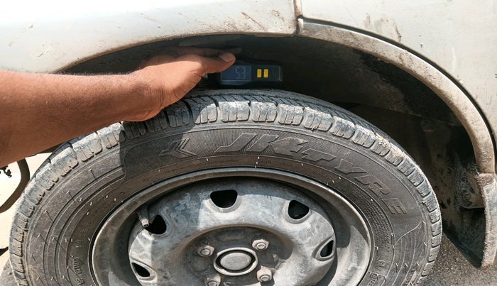2010 Maruti Eeco 7 STR, Petrol, Manual, 74,143 km, tyre